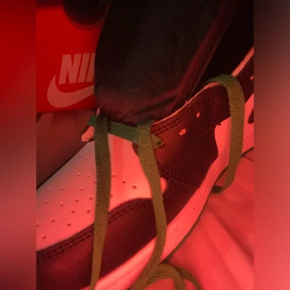 pine green Jordan 1’s size 12